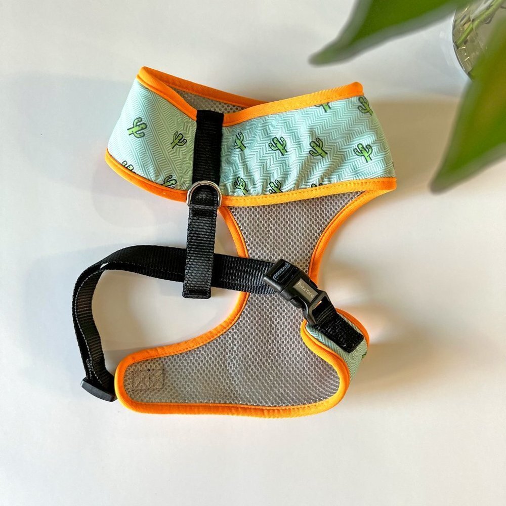 NWOT FuzzYard Dog Harness Cactus Theme with Secure D-ring | Lightweight XL - Picture 4 of 12